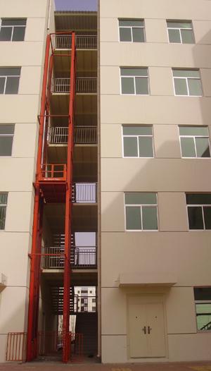 導軌式液(ye)壓升降機 導軌(guǐ)式液壓升降(jiàng)機