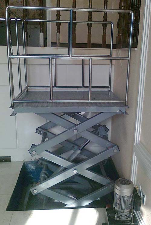 殘(cán)疾人升降(jiang)機