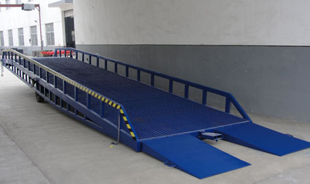 移動(dong)式登車橋