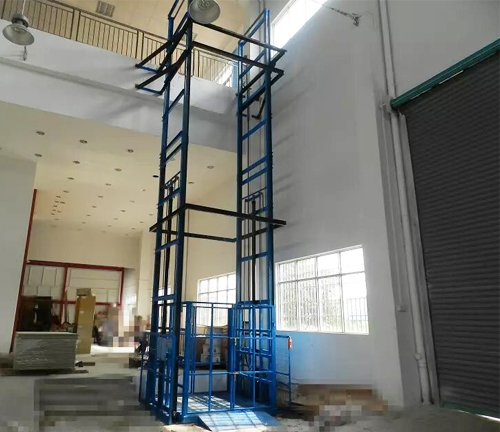 二樓上(shang)貨專用升(shēng)降平台