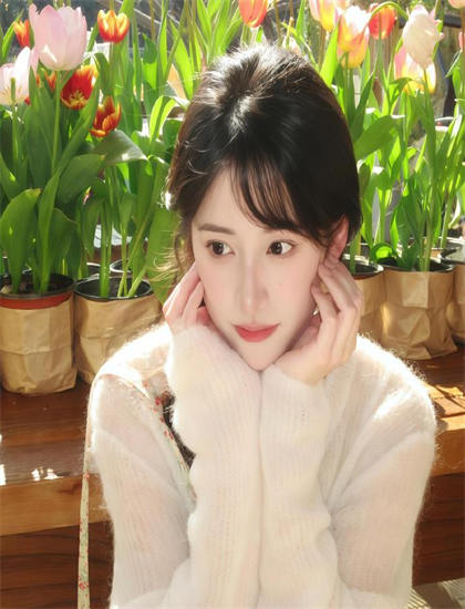 《嗨！蓝朋友精彩搞笑片段》同类型作品对比：风格差异与特色比较，网络独播